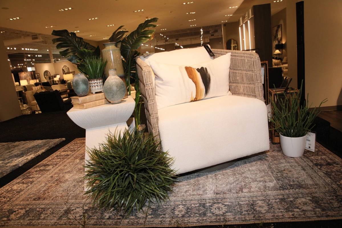 Luxe Interiors + Design, Mathis Design Studio and Bernhardt collaborated to bring home furnishings design trends to life at the Mathis Design Studio’s Irvine showroom.